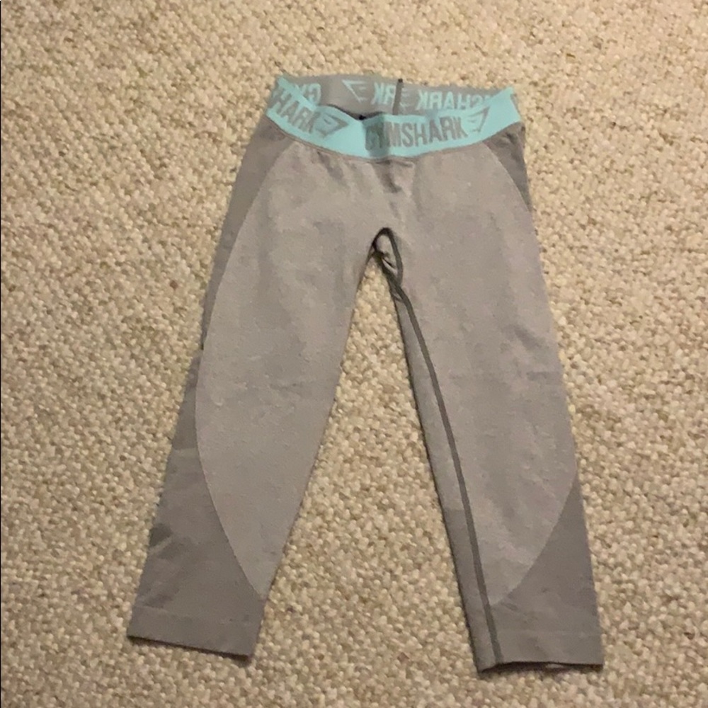 Small gray gymshark leggings